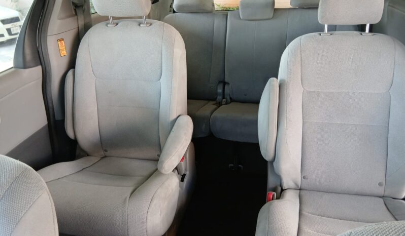 
								TOYOTA Sienna ce Mini van v6 TELA 2015 full									