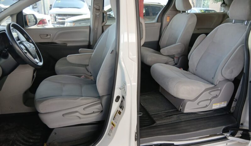 
								TOYOTA Sienna ce Mini van v6 TELA 2015 full									