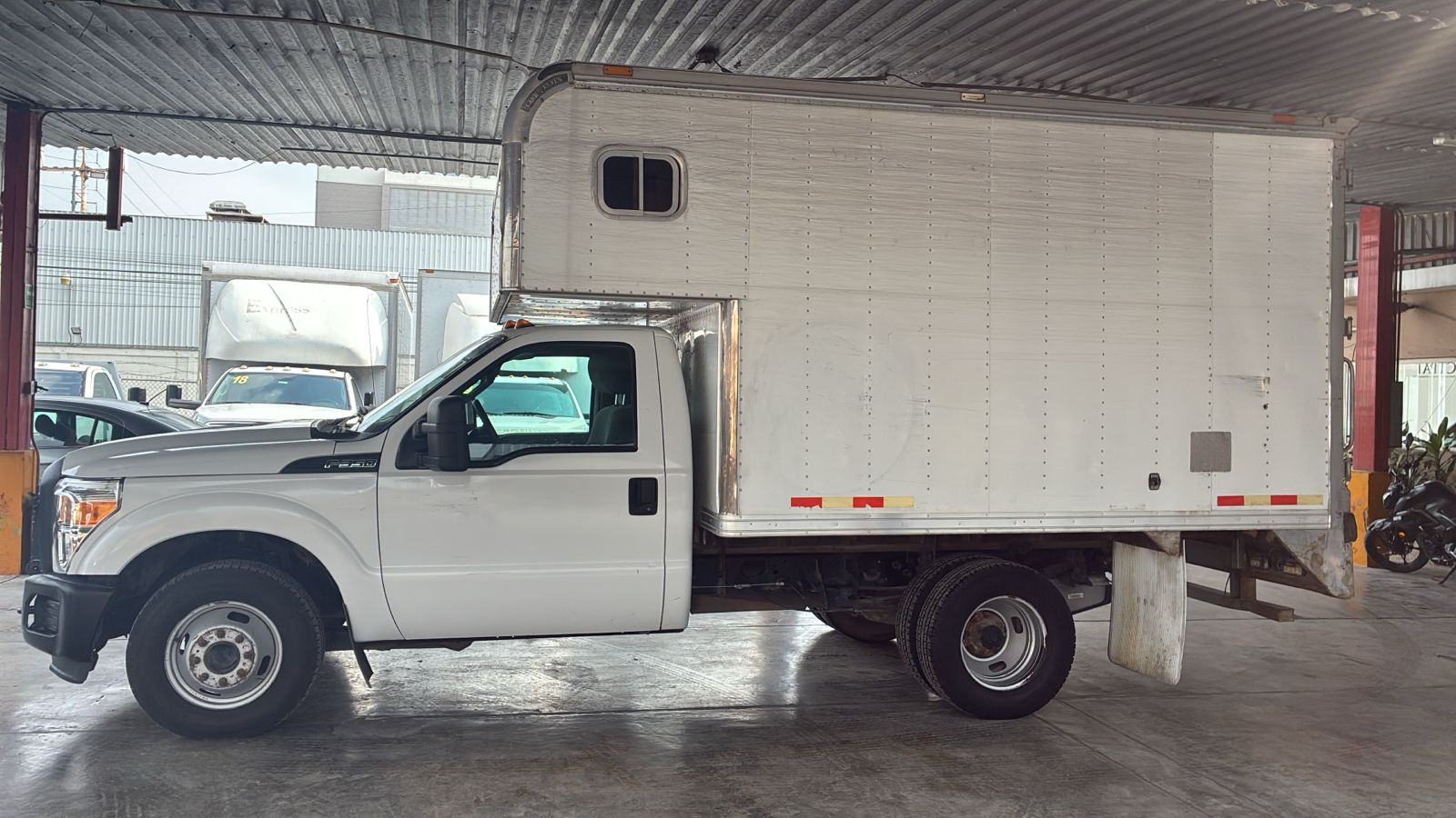 FORD F-350 2014  C/SECA CON COPETE 10 FT
