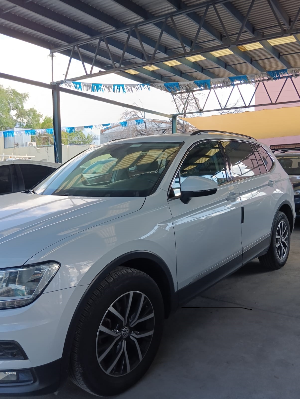 VW TIGUAN COMFORTLINE 2018 AUT PIEL