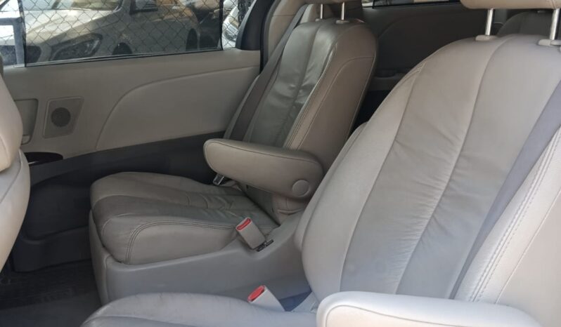 
								SIENNA XLE 2011 AUT PIEL full									
