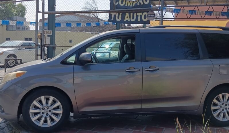 
								SIENNA XLE 2011 AUT PIEL full									
