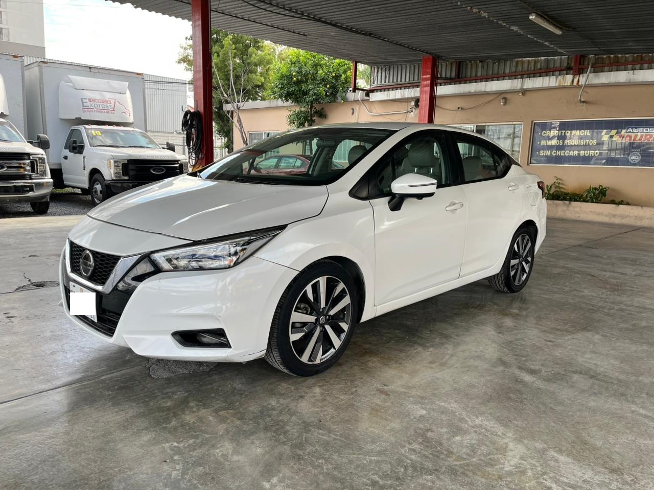 VERSA PLATINUM 2021 AUT PIEL