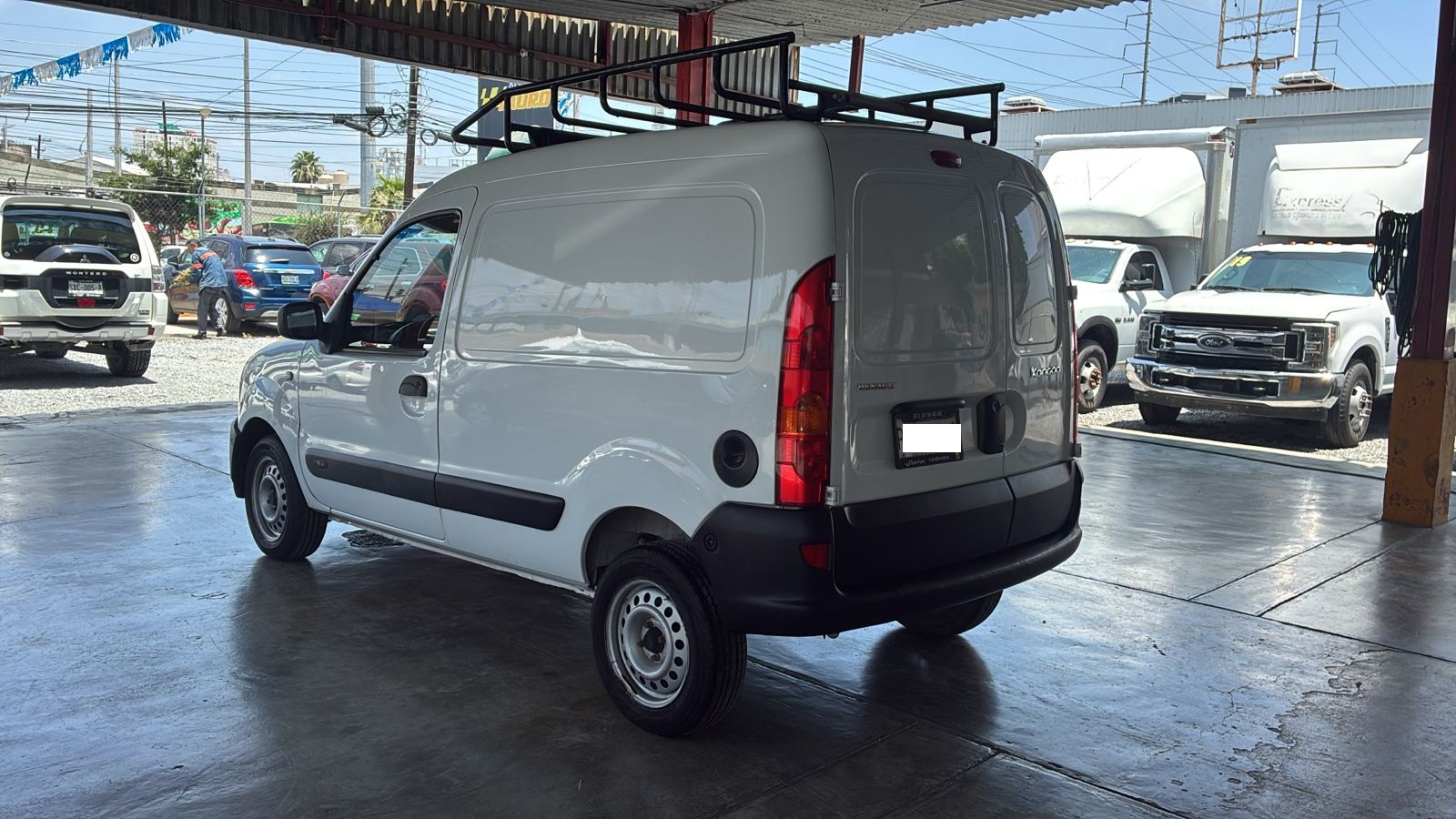 Kangoo A/C 2017 Manual  c/parrilla