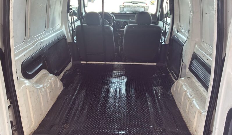 
								Kangoo A/C 2017 Manual  c/parrilla full									