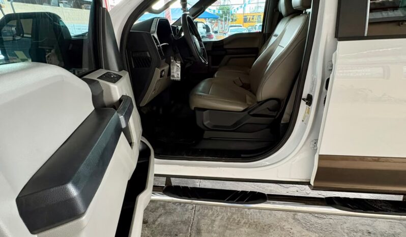 
								FORD F-150 4 PTS AUT full									